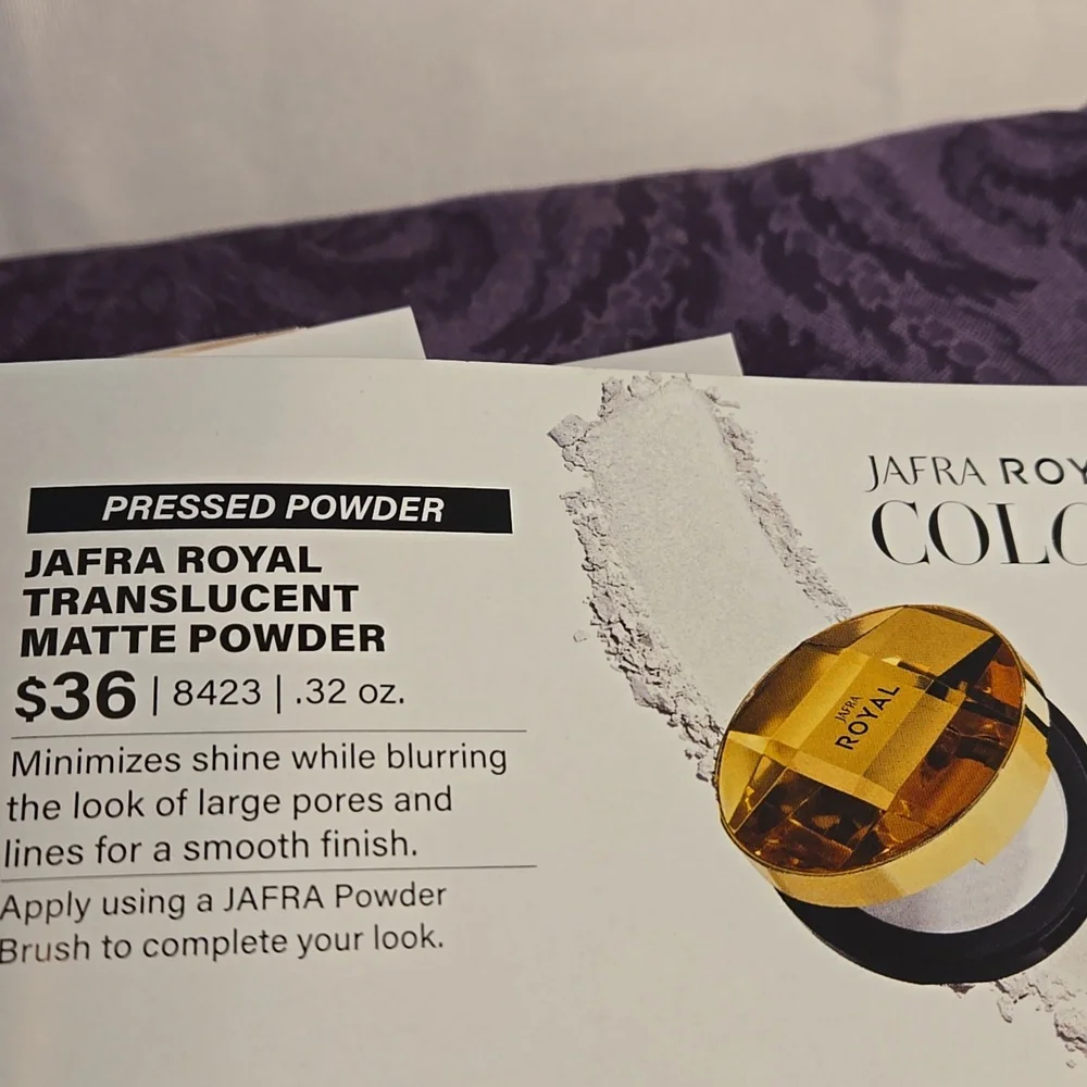 JAFRA Royal Translucent Matte Powder NWT – Shine Control & Blurring